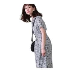 花柄ワンピースのサムネイル