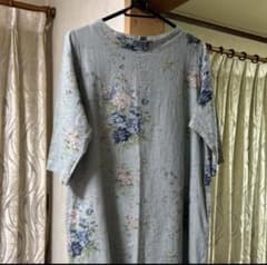お値下げです。丸文商店➕ワン花柄 七分袖チュニック ライトブルーのサムネイル