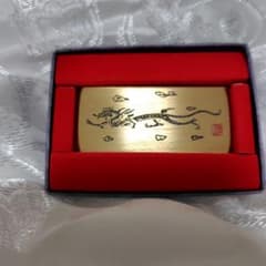 龍の絵柄 金色プレート 縁起物文鎮のサムネイル