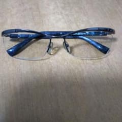 トニーセイム　眼鏡のサムネイル