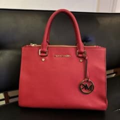 値引き可能　MICHAEL KORS マイケルコースのバック　赤　状態良好のサムネイル