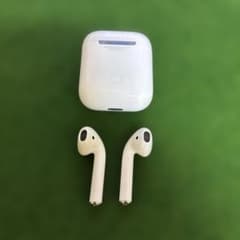 Apple AirPods 第二世代　本体 充電ケース付きのサムネイル
