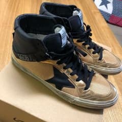 YUKi様専用ゴールデングーススニーカーのサムネイル