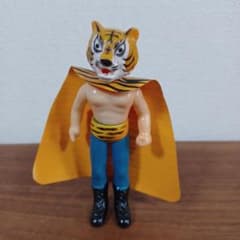 当時物 中嶋製作所 面取れマスクとマント付 希少タイガーマスク ソフビフィギュア 当時物 中島製作所製13㎝「面取れタイガーマスク」マント付き