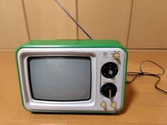 昭和レトロ(ナショナル製ブラウン管白黒テレビ)　※映らないけど、もしかして？ 60年代家具調ブラウン管白黒テレビで、地デジを見る – みかさベースで