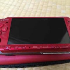 早いもの勝ち！！PSP3000 赤 ケース カセット 充電器付き！のサムネイル