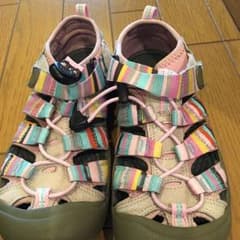 いぬくま様専用 KEEN キーン22.5cmのサムネイル