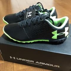 新品、アンダーアーマートレーニングシューズのサムネイル
