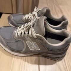 M2002RXJ New Balance スニーカー グレーのサムネイル