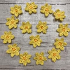 【お得♥約２.１ｃｍ】手編みお花モチーフ（イエローパーツ付お任せ５００枚セット） 約2.1cm】かぎ針編み 手編みお花モチーフ（イエロー10枚