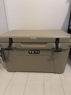 YETI クーラーボックス ベージュ　45のサムネイル