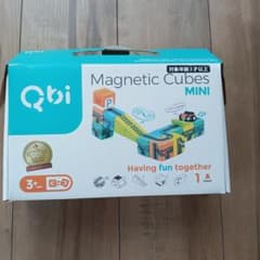 Qbi Magnetic Cubes MINI 知育玩具のサムネイル