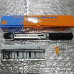 東日製作所　シグナル式トルクレンチQSP100N4　(調整工具付き)のサムネイル