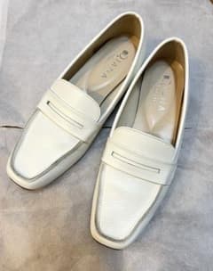 DIANA ローファー 23.5cm アイボリー オフホワイト 箱なしのサムネイル