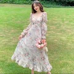 花柄ワンピースのサムネイル