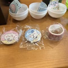 ちいかわ&ハチワレ 缶バッジ + マスキングテープセットのサムネイル