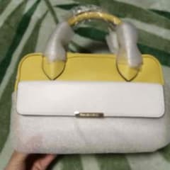 値下げしました☆CHARLES & KEITH 2wayのサムネイル