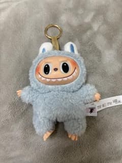 Labubu ぬいぐるみ　マスコットのサムネイル