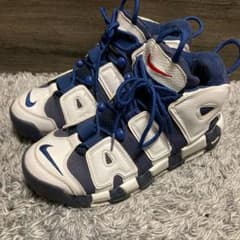 NIKE モアテンのサムネイル