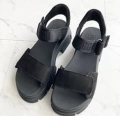 UGG アンクルサンダルのサムネイル