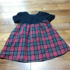 size100  女の子赤チェックのワンピースのサムネイル