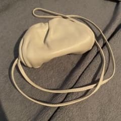 BOTTEGA VENETA　 ザ　ポーチ　ミニ　ショルダーバック 白のサムネイル