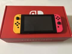 Nintendo Switch 本体 イエロー/ピンク　箱付き　周辺機器ありのサムネイル