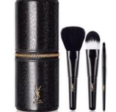 YSL ポッチ・ブラシセット新品未使用 YSL メイクブラシセット 3本入り新品未開封 - メルカリ