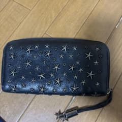 黒いレザー長財布 星型スタッズ装飾 - メルカリ