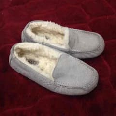 大人気‼️UGGスリッポン22cmグレーのサムネイル