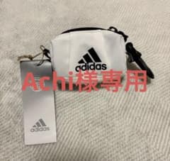 新品タグ付き　adidas  ゴルフボールケース　ミニポーチのサムネイル