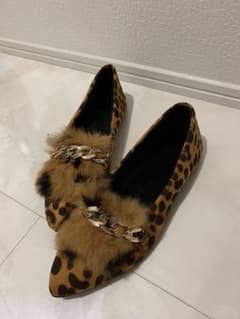 パンプス ヒョウ柄 ファーつき フラットのサムネイル