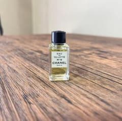 【美品】CHANEL Eau Toilette N°19 小型ボトルのサムネイル