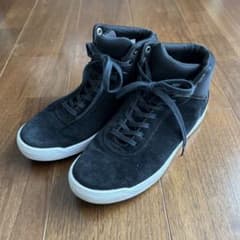 【SALE】ラコステ ブラック スエード ハイカットスニーカーのサムネイル