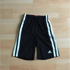 adidas ハーフパンツ130cmのサムネイル