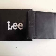 Ｌee折りたたみ財布のサムネイル