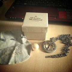 vivienne westwood オーブ ネックレスのサムネイル