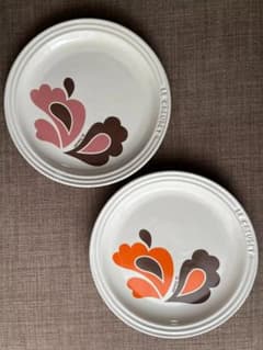 ル・クルーゼ　ラウンドプレート　19㎝　ピーコック　2枚セット　ピンク　オレンジのサムネイル