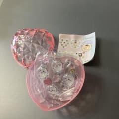 ちいかわ ハート型ケース入り シール　ガチャ　カプセルトイ　①のサムネイル