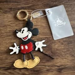 ラスト ディズニー購入ミッキー バッグチャーム ダイカット レザー風
