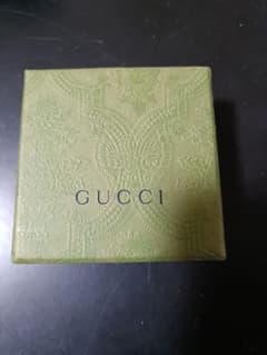 GUCCI ギフトボックス 保存袋のサムネイル