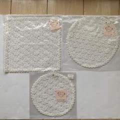 レース　3枚・薔薇　敷物　マットのサムネイル