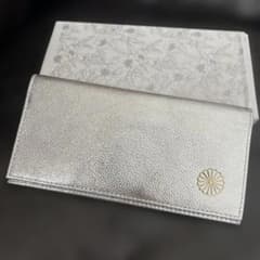 完売品 皇居長財布 菊御紋入り本革シルバー一粒万倍購入品 - メルカリ