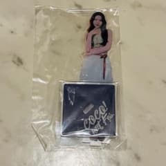 新品 NiziU マヤ BIGアクリルスタンド - メルカリ