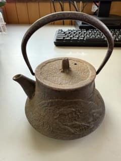 鋳鉄製花柄鉄瓶のサムネイル