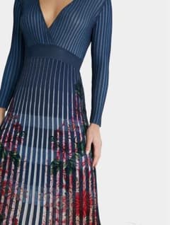 花柄 リブニット ロングワンピース ネイビーのサムネイル