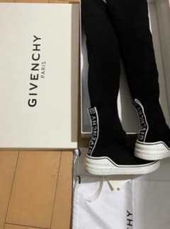 GIVENCHY　ジバンシィ　スニーカーのサムネイル