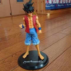 ドラゴンボール×ワンピース コラボフィギュア 孫悟空のサムネイル