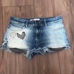 ZARA ダメージ デニムショートパンツのサムネイル