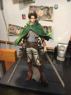 進撃の巨人　リヴァイ兵長　フィギュアのサムネイル